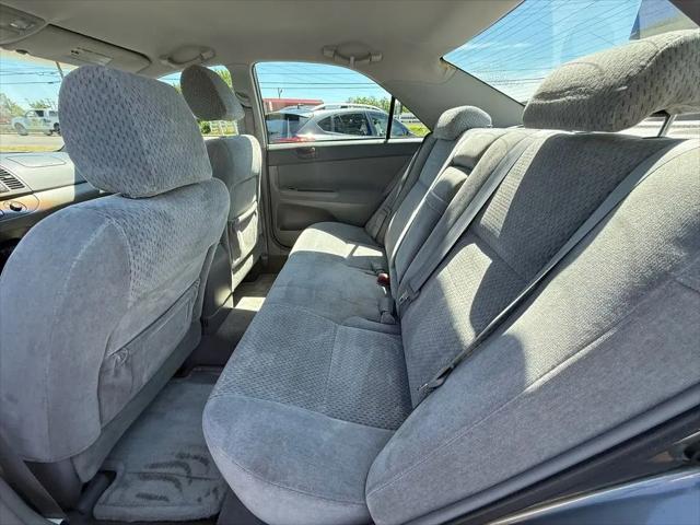 2004 Toyota Camry LE