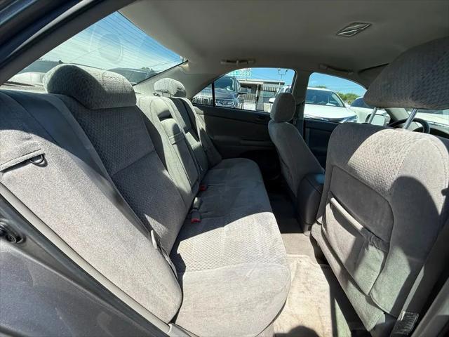 2004 Toyota Camry LE
