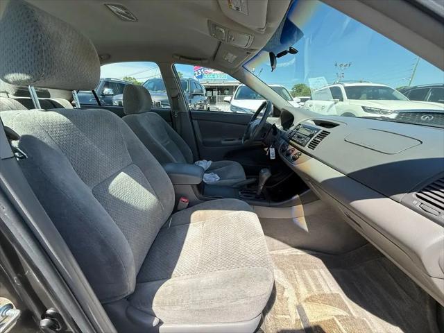 2004 Toyota Camry LE