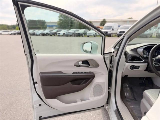 2017 Chrysler Pacifica Touring-L Plus