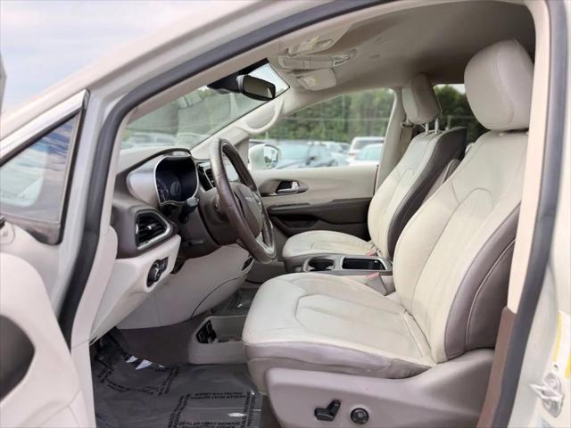 2017 Chrysler Pacifica Touring-L Plus