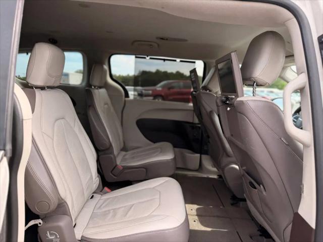 2017 Chrysler Pacifica Touring-L Plus
