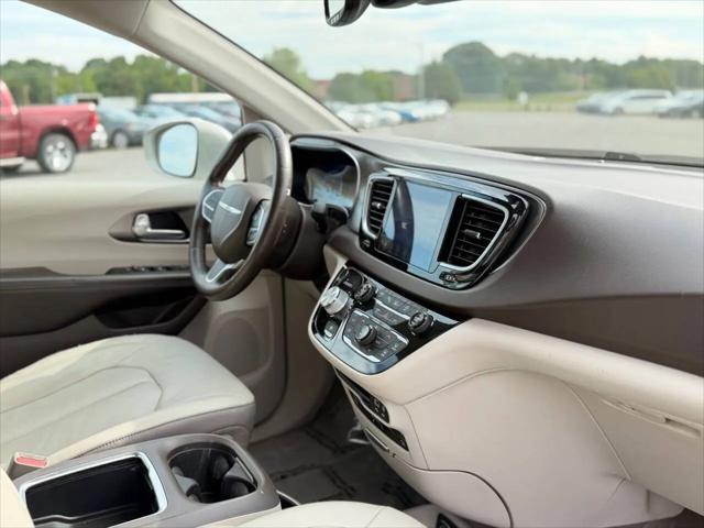 2017 Chrysler Pacifica Touring-L Plus