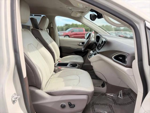 2017 Chrysler Pacifica Touring-L Plus