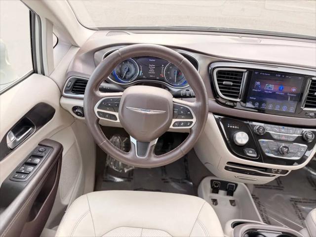 2017 Chrysler Pacifica Touring-L Plus
