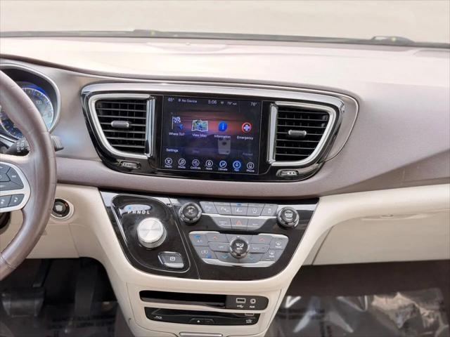 2017 Chrysler Pacifica Touring-L Plus