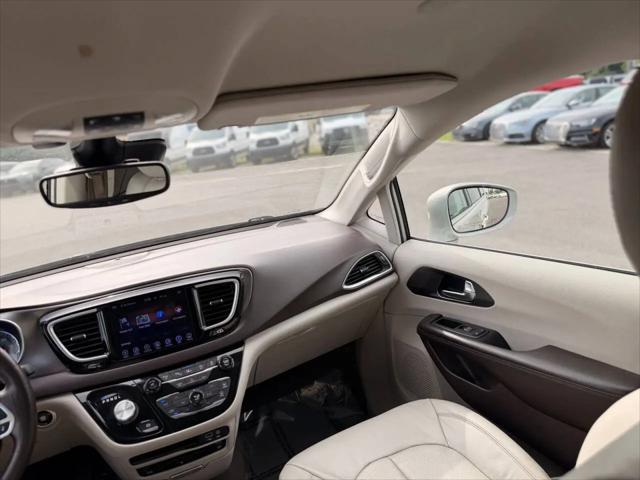 2017 Chrysler Pacifica Touring-L Plus