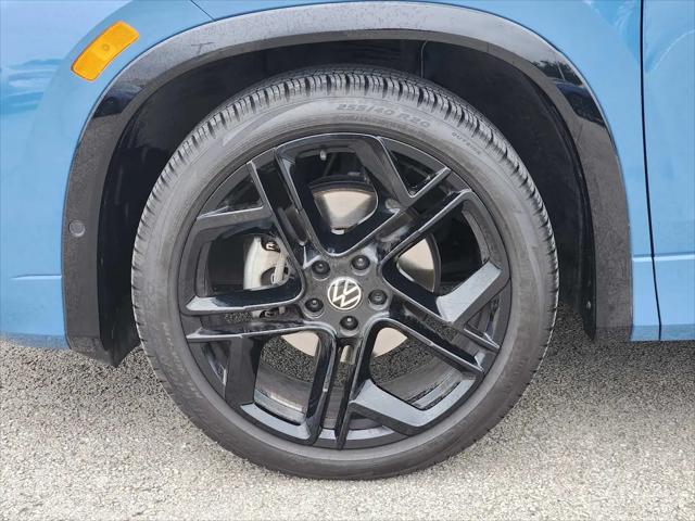 2025 Volkswagen Tiguan 2.0T SE R-Line Black