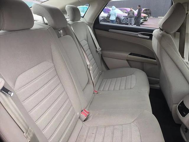 2020 Ford Fusion SE