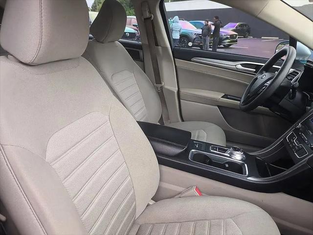 2020 Ford Fusion SE