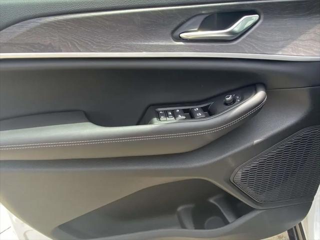 2026 Jeep Grand Cherokee L Altitude 4x2