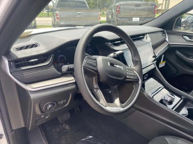 2026 Jeep Grand Cherokee L Altitude 4x2