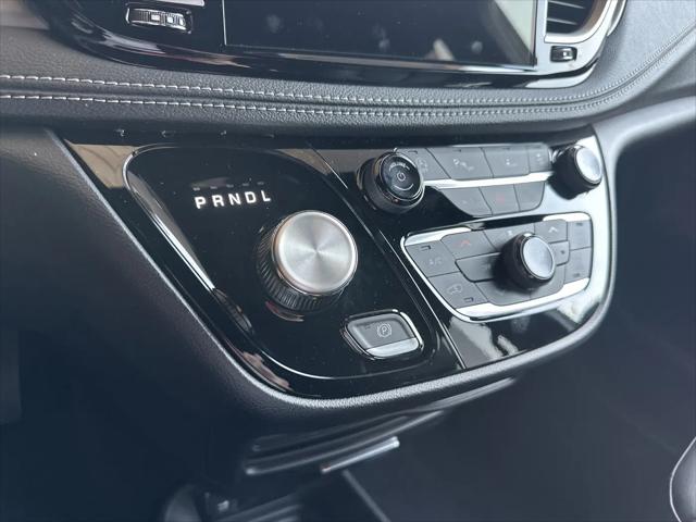 2027 Chrysler Pacifica Select AWD