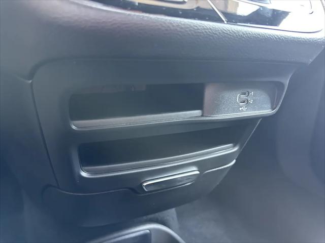 2027 Chrysler Pacifica Select AWD