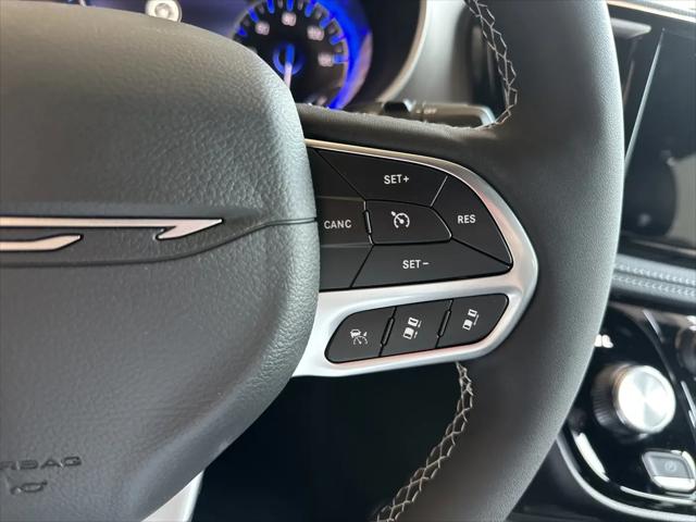 2027 Chrysler Pacifica Select AWD