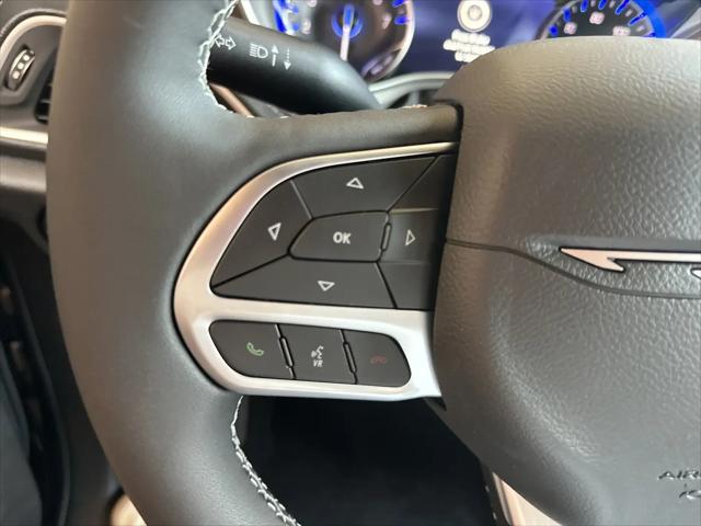 2027 Chrysler Pacifica Select AWD