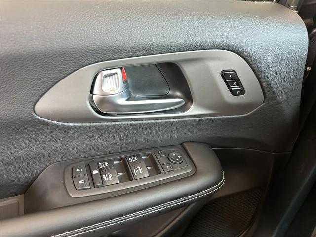 2027 Chrysler Pacifica Select AWD