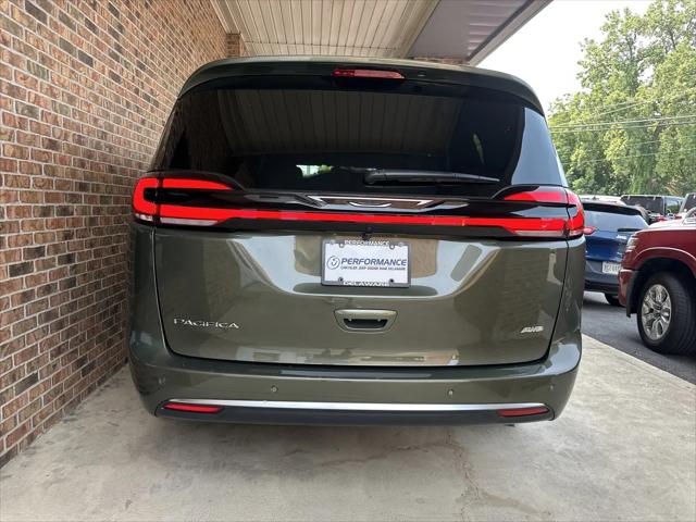 2027 Chrysler Pacifica Select AWD