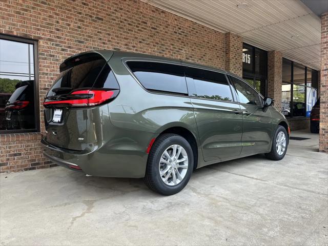 2027 Chrysler Pacifica Select AWD