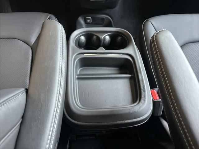 2027 Chrysler Pacifica Select AWD