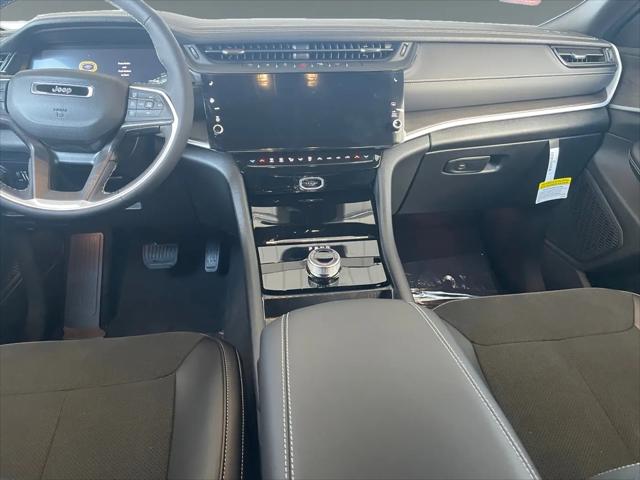 2026 Jeep Grand Cherokee L Altitude 4x2