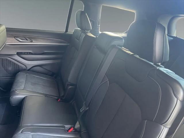 2026 Jeep Grand Cherokee L Altitude 4x2