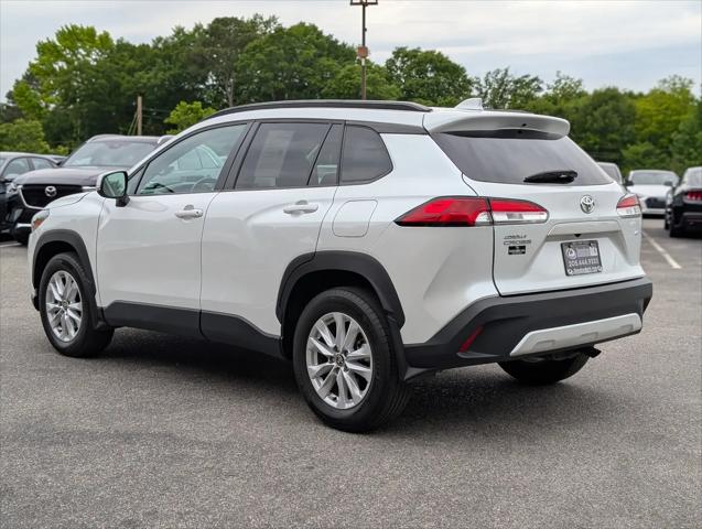 2024 Toyota Corolla Cross LE