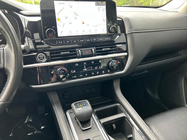 2022 Nissan Pathfinder SL 4WD
