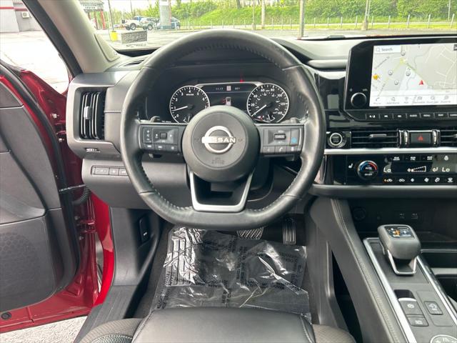 2022 Nissan Pathfinder SL 4WD