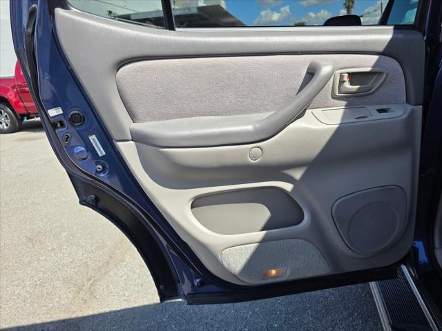 2004 Toyota Sequoia SR5 V8