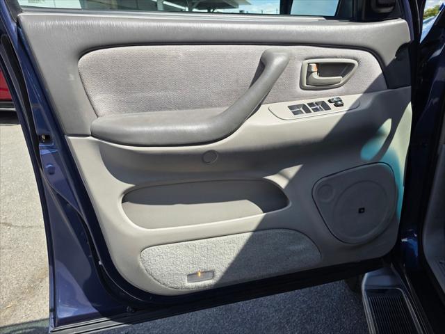 2004 Toyota Sequoia SR5 V8