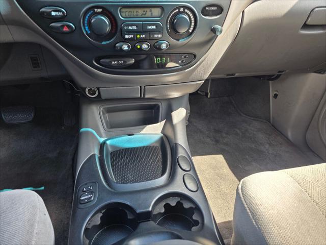 2004 Toyota Sequoia SR5 V8