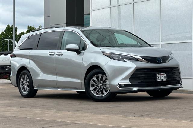 2024 Toyota Sienna XLE