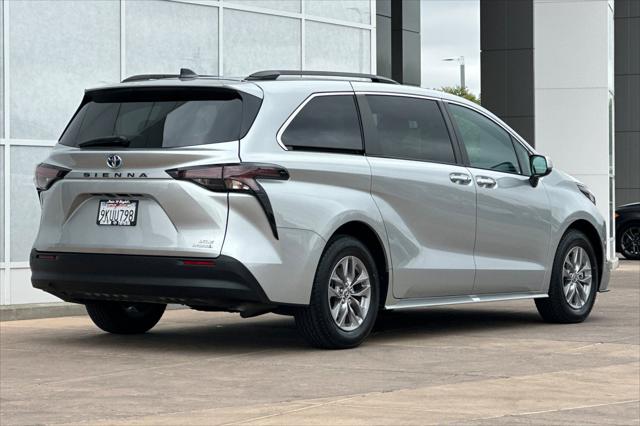2024 Toyota Sienna XLE