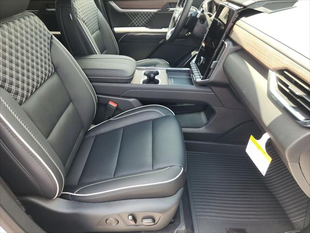 2026 GMC Acadia Denali FWD