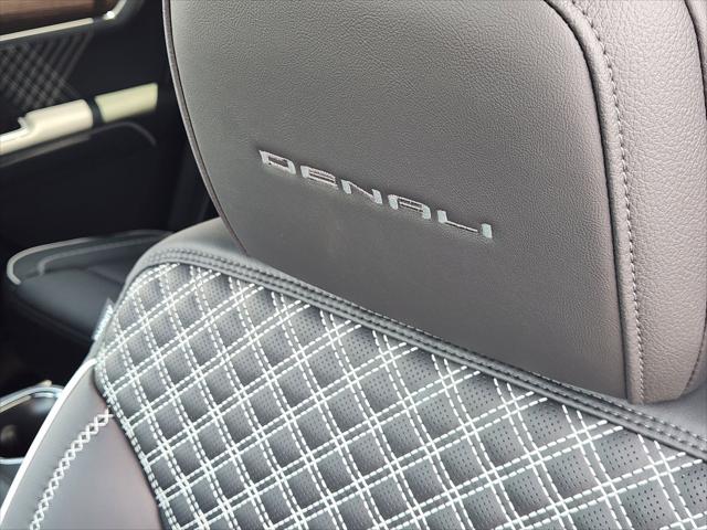 2026 GMC Acadia Denali FWD