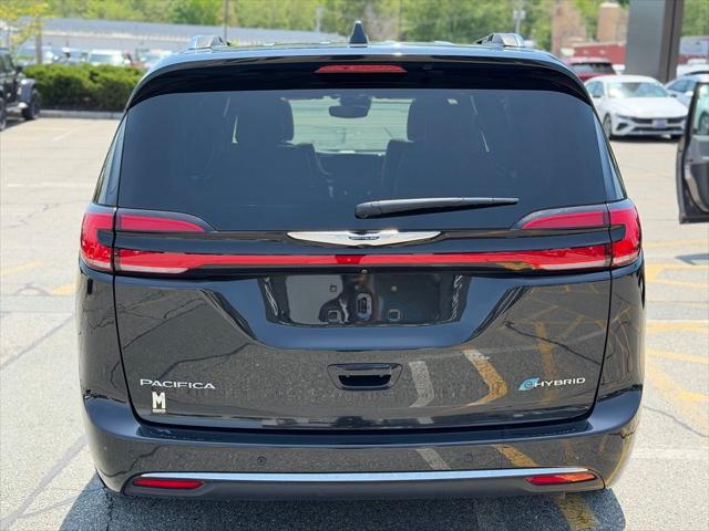 2022 Chrysler Pacifica Hybrid Pinnacle