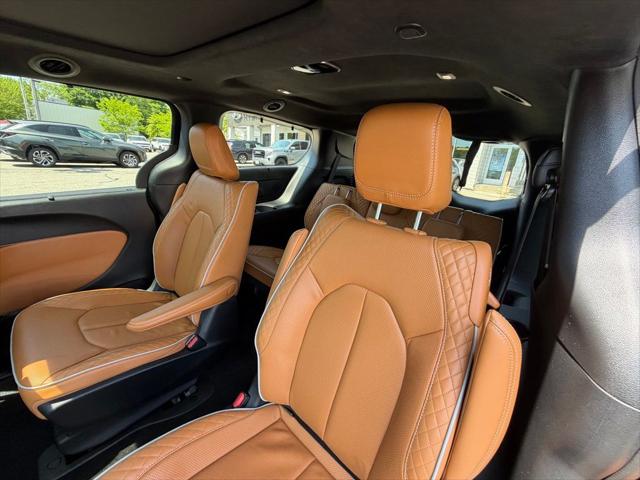 2022 Chrysler Pacifica Hybrid Pinnacle