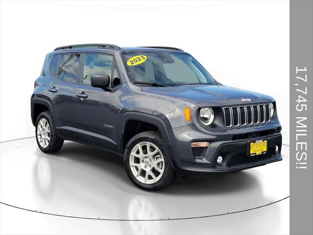 2023 Jeep Renegade Latitude 4x4 for sale in Shorewood, IL