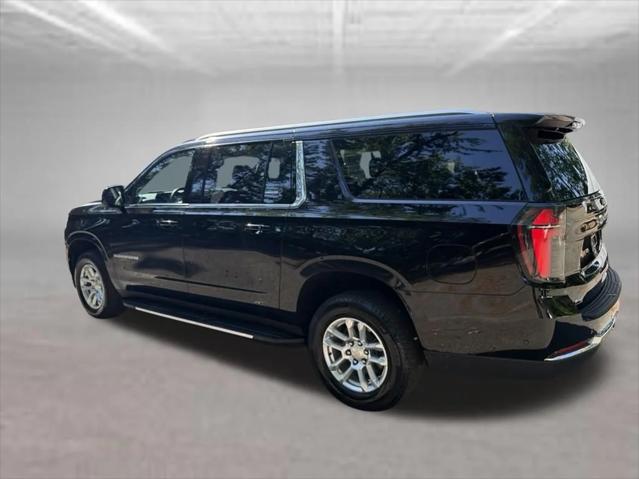 2025 Chevrolet Suburban 4WD LT