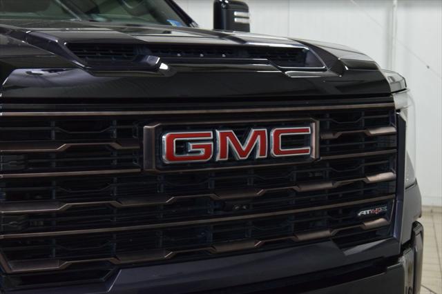 2024 GMC Sierra 2500HD 4WD Crew Cab Standard Bed AT4X