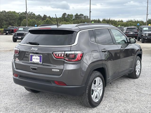 2022 Jeep Compass Latitude FWD