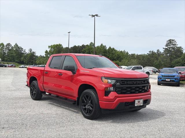 2022 Chevrolet Silverado 1500 4WD Crew Cab Short Bed Custom