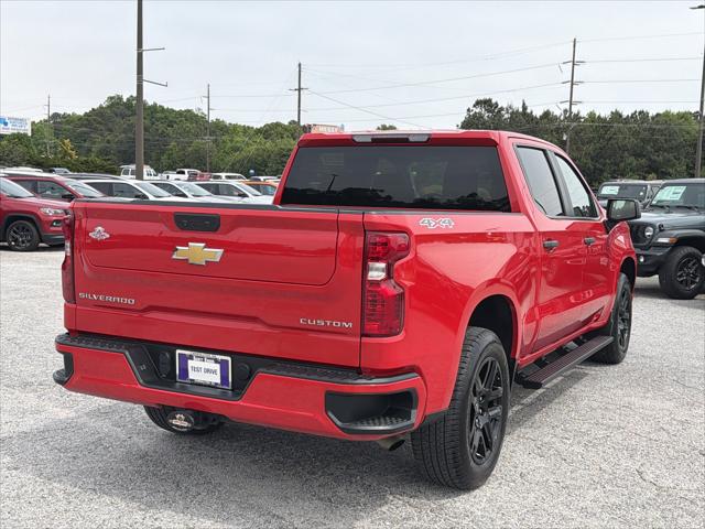 2022 Chevrolet Silverado 1500 4WD Crew Cab Short Bed Custom