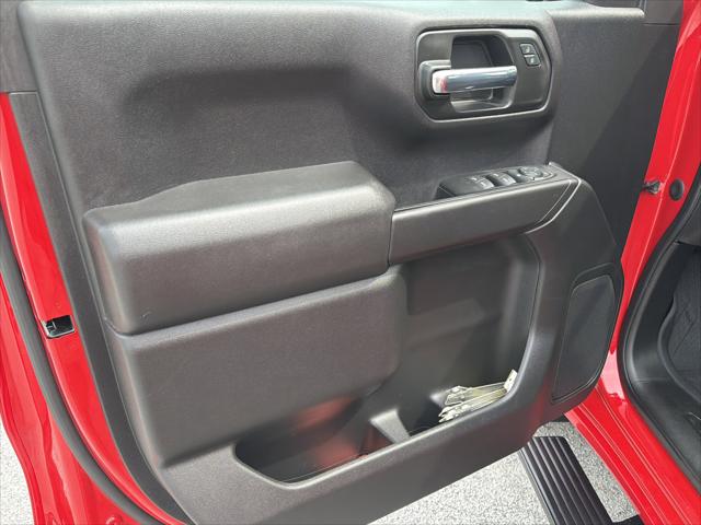 2022 Chevrolet Silverado 1500 4WD Crew Cab Short Bed Custom