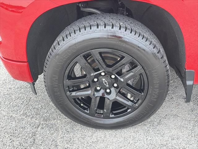 2022 Chevrolet Silverado 1500 4WD Crew Cab Short Bed Custom