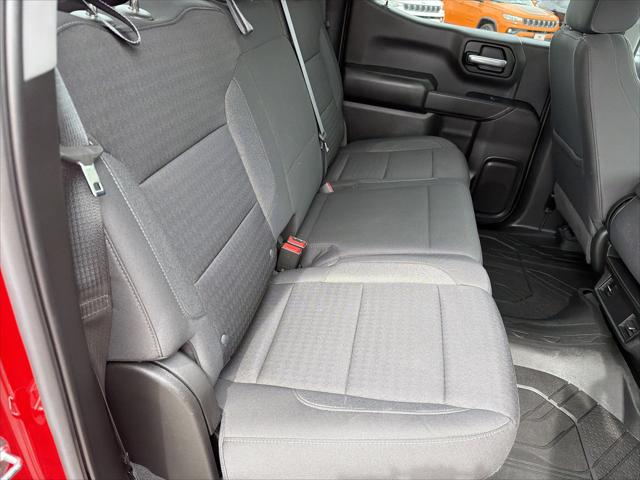 2022 Chevrolet Silverado 1500 4WD Crew Cab Short Bed Custom