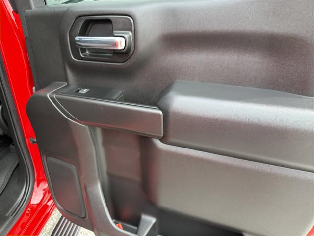 2022 Chevrolet Silverado 1500 4WD Crew Cab Short Bed Custom