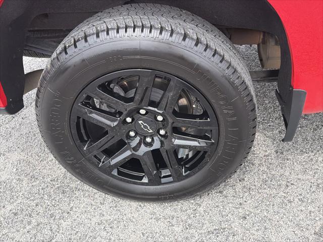 2022 Chevrolet Silverado 1500 4WD Crew Cab Short Bed Custom