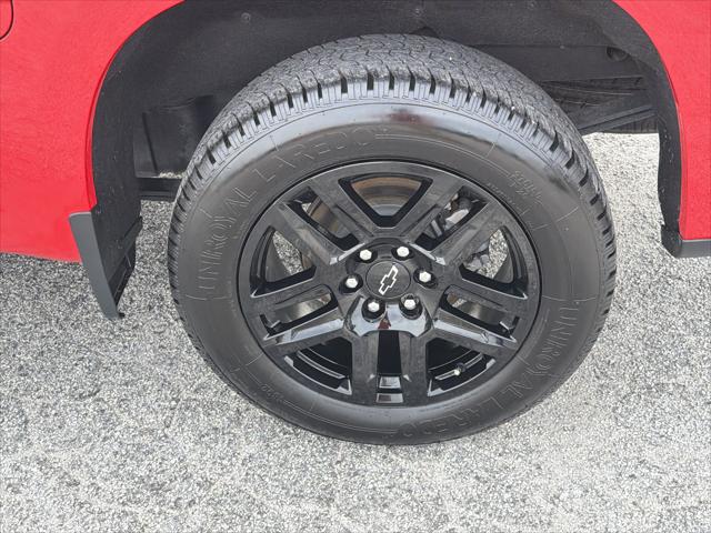 2022 Chevrolet Silverado 1500 4WD Crew Cab Short Bed Custom